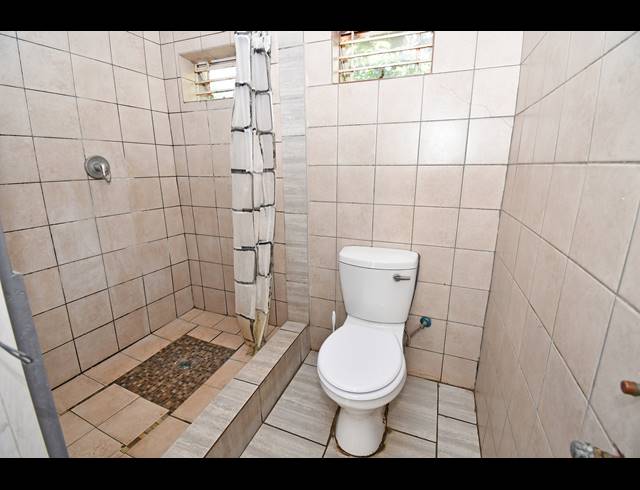 11 BEDROOM HOUSE FOR SALE IN HURST HILL